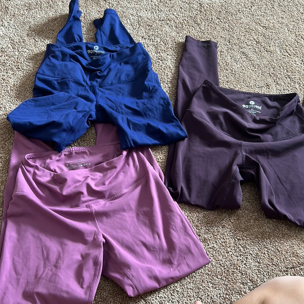 3 pairs of leggings - small